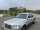 Mercedes-Benz E 220 1993 годаүшін2 100 000 тг. в Алматы