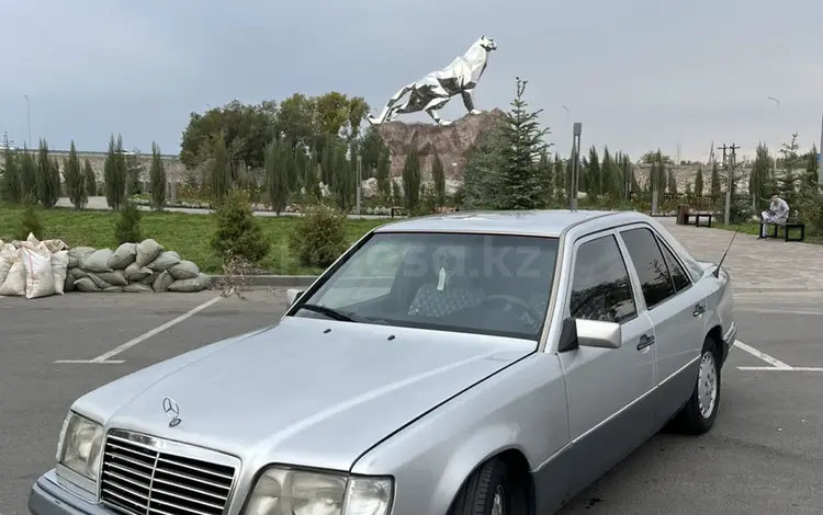 Mercedes-Benz E 220 1993 годаүшін2 100 000 тг. в Алматы