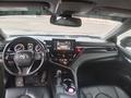 Toyota Camry 2021 года за 12 000 000 тг. в Атырау – фото 12