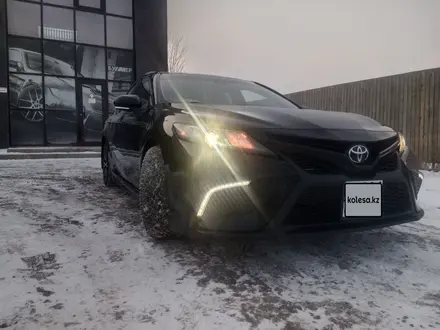 Toyota Camry 2021 года за 12 000 000 тг. в Атырау – фото 16