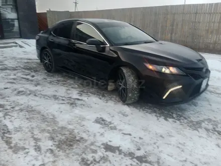Toyota Camry 2021 года за 12 000 000 тг. в Атырау – фото 19