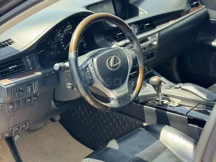 Lexus ES 250 2014 года за 10 000 000 тг. в Алматы – фото 10