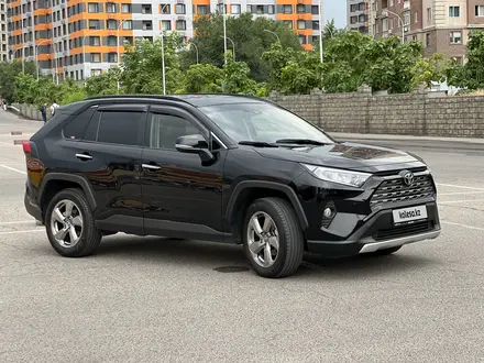 Toyota RAV4 2019 года за 13 490 000 тг. в Алматы – фото 5