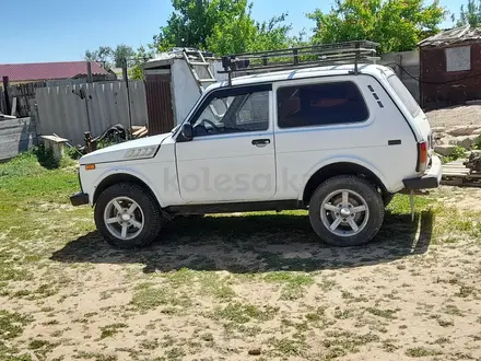 ВАЗ (Lada) Lada 2121 1999 года за 950 000 тг. в Атырау – фото 2