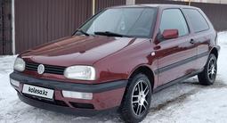 Volkswagen Golf 1997 годаfor2 290 000 тг. в Астана