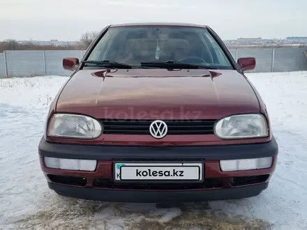 Volkswagen Golf 1997 года за 2 290 000 тг. в Астана – фото 3