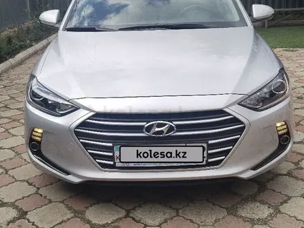 Hyundai Elantra 2018 года за 9 300 000 тг. в Астана