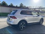 Volkswagen Tiguan 2018 года за 14 500 000 тг. в Алматы – фото 3