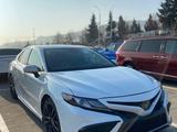 Toyota Camry 2022 годаүшін12 200 000 тг. в Актобе – фото 2