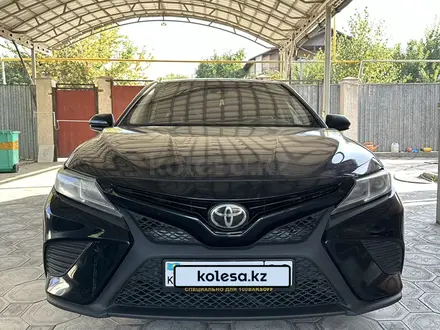 Toyota Camry 2019 года за 11 200 000 тг. в Алматы – фото 4