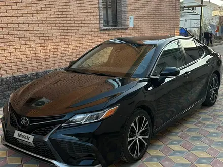 Toyota Camry 2019 года за 8 700 000 тг. в Жанаозен – фото 11