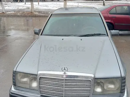 Mercedes-Benz E 230 1992 года за 1 000 000 тг. в Рудный – фото 2