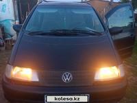 Volkswagen Sharan 1997 годаүшін2 000 000 тг. в Уральск