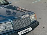 Mercedes-Benz E 320 1993 годаfor2 850 000 тг. в Астана – фото 2