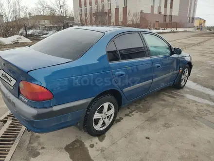 Toyota Avensis 1998 года за 1 700 000 тг. в Петропавловск – фото 2