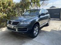 Volkswagen Touareg 2004 года за 4 600 000 тг. в Шымкент