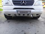 Mercedes-Benz ML 320 1998 годаүшін3 500 000 тг. в Алтай – фото 4