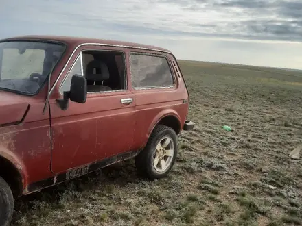 ВАЗ (Lada) Lada 2121 1995 года за 550 000 тг. в Актобе – фото 10