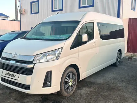 Toyota Hiace 2022 года за 27 000 000 тг. в Атырау