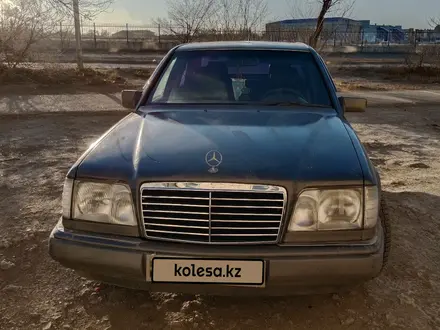 Mercedes-Benz E 220 1995 года за 2 200 000 тг. в Сатпаев – фото 4