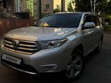 Toyota Highlander 2013 года за 12 800 000 тг. в Алматы – фото 2