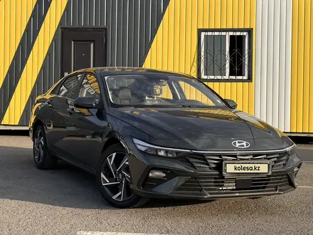 Hyundai Elantra 2022 года за 8 850 000 тг. в Караганда – фото 3