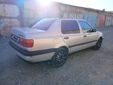 Volkswagen Vento 1993 года за 1 450 000 тг. в Шолаккорган – фото 4