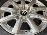 BRIDGESTONE BENTLEY с дисками (Оригинал) за 300 000 тг. в Алматы