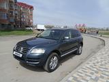 Volkswagen Touareg 2007 года за 7 500 000 тг. в Астана – фото 2