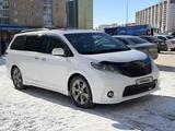 Toyota Sienna 2015 года за 12 500 000 тг. в Семей