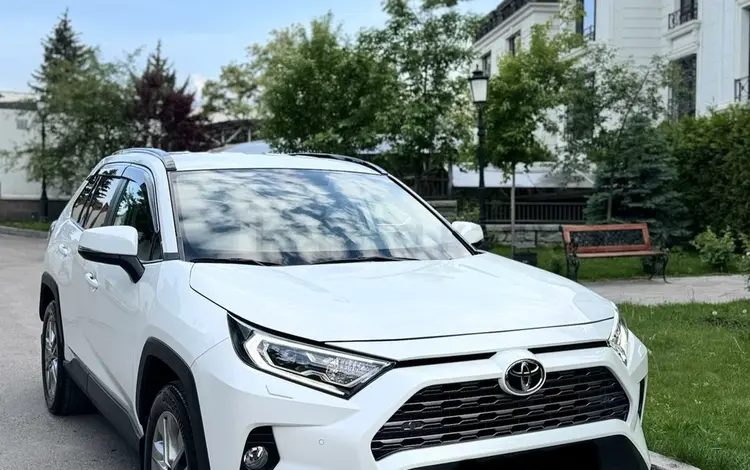 Toyota RAV4 2021 годаүшін15 300 000 тг. в Алматы