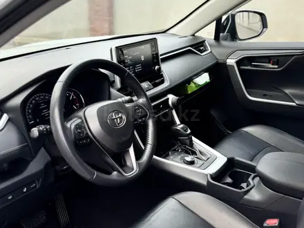Toyota RAV4 2021 года за 15 300 000 тг. в Алматы – фото 6
