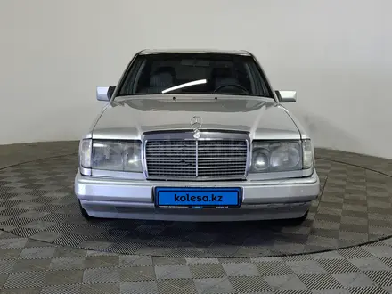 Mercedes-Benz E 260 1991 года за 1 610 000 тг. в Алматы – фото 2