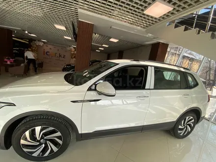 Volkswagen Tiguan 2023 года за 18 500 000 тг. в Алматы – фото 4