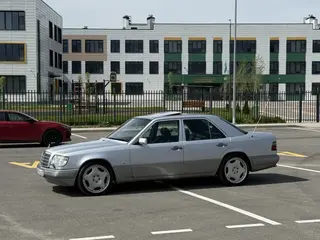 Mercedes-Benz E 320