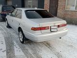 Toyota Camry 1999 годаүшін4 500 000 тг. в Усть-Каменогорск – фото 2