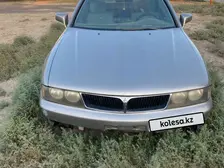 Mitsubishi Diamante, 1995