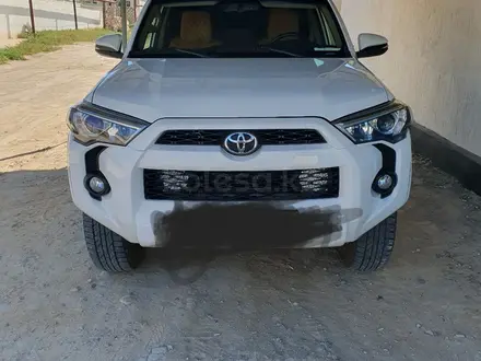 Toyota 4Runner 2014 года за 16 999 999 тг. в Жанаозен