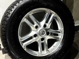 Комплект зимних колёс с дисками от Lexus LX570 за 300 000 тг. в Астана