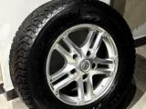Комплект зимних колёс с дисками от Lexus LX570 за 300 000 тг. в Астана – фото 2