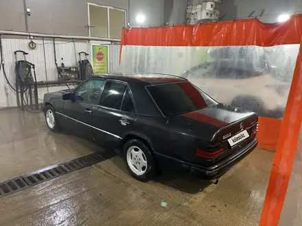 Mercedes-Benz E 230 1987 года за 1 000 000 тг. в Астана – фото 3