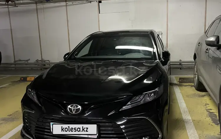 Toyota Camry 2021 года за 19 500 000 тг. в Астана