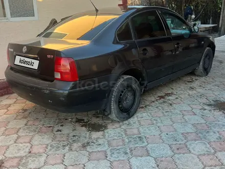 Volkswagen Passat 1998 года за 1 070 000 тг. в Тараз – фото 2