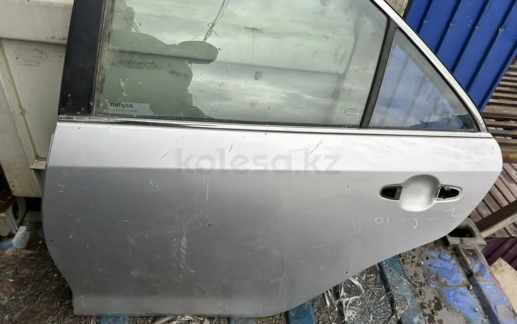 Дверь задняя левая Тойота камри 50 за 130 000 тг. в Алматы
