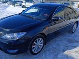 Toyota Camry 2004 года за 6 100 000 тг. в Актобе – фото 3