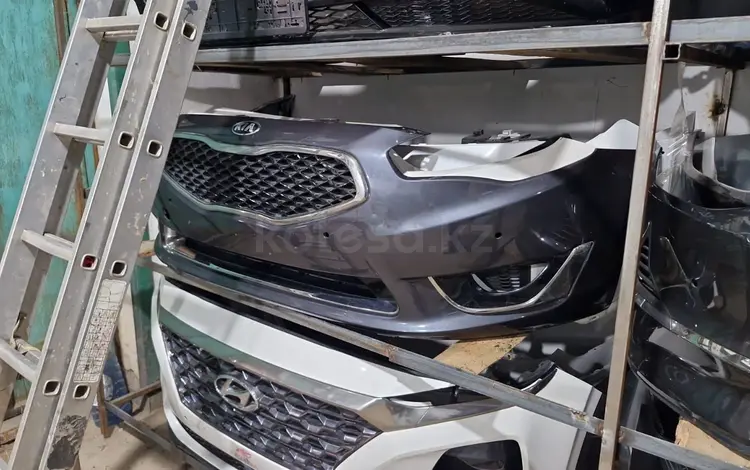 Решетка радиатора Hyundai за 50 000 тг. в Астана