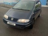 Volkswagen Sharan 1997 годаүшін1 550 000 тг. в Караганда