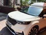Kia Carnival 2021 года за 21 000 000 тг. в Алматы – фото 4