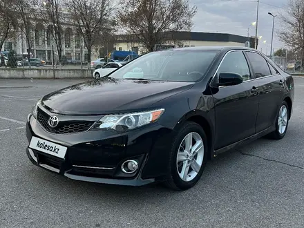 Toyota Camry 2014 года за 7 600 000 тг. в Шымкент – фото 2