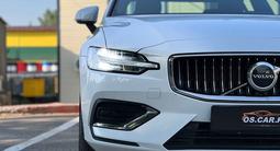 Volvo S60 2022 года за 11 700 000 тг. в Алматы – фото 3